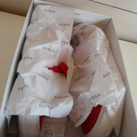 GUESS Womens Loven Sneaker, Red 610, size 6.5US - Picture 7 of 9